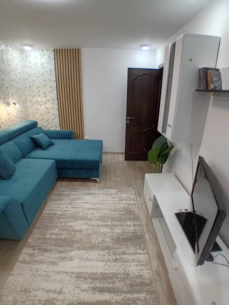 Lujerului, proprietar, Parcul Liniei,  4 min metrou, renovata,  lux, etaj 1