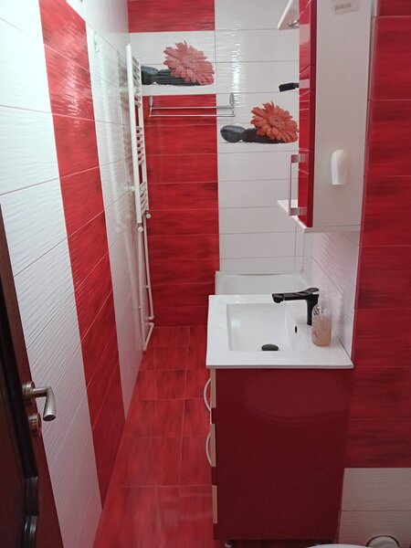 Lujerului, proprietar, Parcul Liniei,  4 min metrou, renovata,  lux, etaj 1