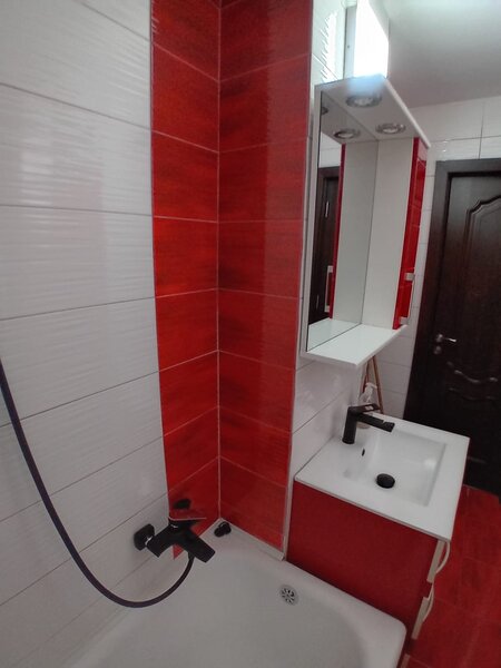 Lujerului, proprietar, Parcul Liniei,  4 min metrou, renovata,  lux, etaj 1